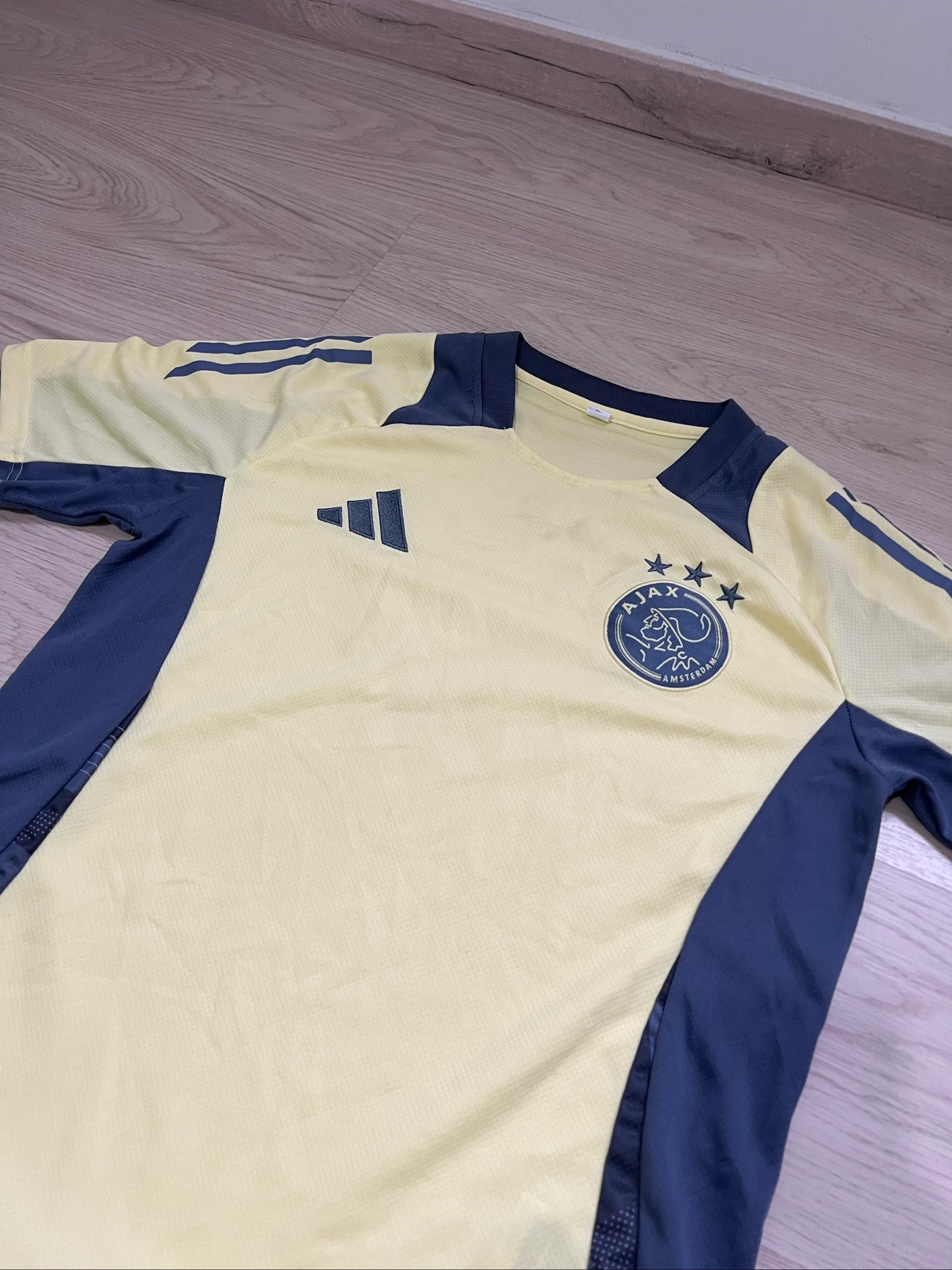Conjunto Ajax amarillo – photo 2